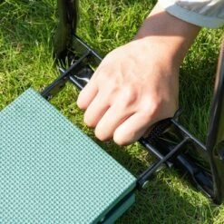 Outsunny Padded Garden Kneeler and Seat Bench Padded Foldable Garden Stool Green -Garden Haven Store unnamed file 382